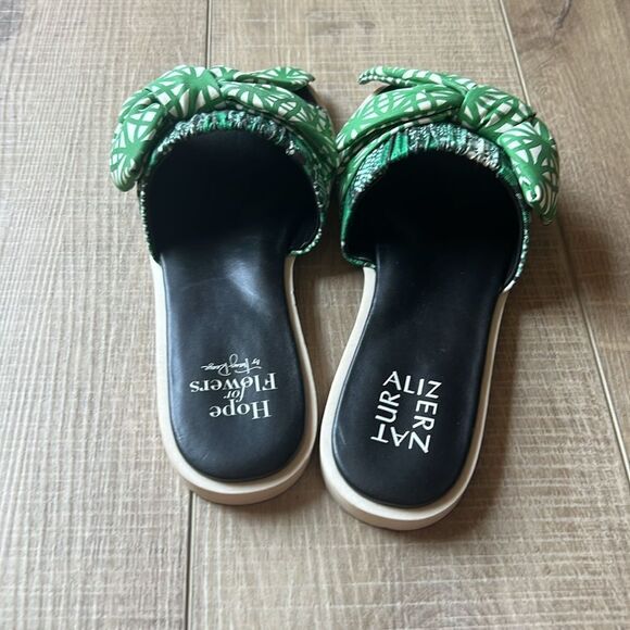 Anthropologie x Hope For Flowers by Tracy Reese x Naturalizer Forsythia Sandals - Picture 4 of 5